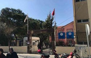 Manisa’da 38 öğrenci gıda zehirlenmesi şüphesiyle...