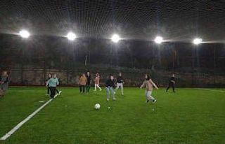 Manisalı kadınlar bayramda halı sahada buluştu