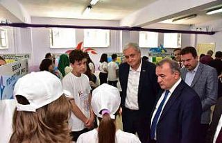 Mehmet Akif Ersoy Ortaokulu 4006 Bilim Fuarı açıldı