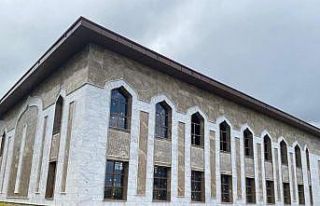 Mehmetçik Camii’nde iç düzenleme çalışmaları...