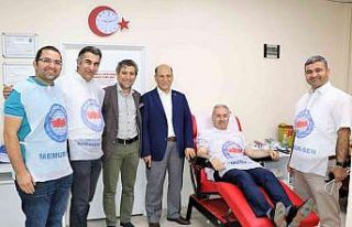 Memur-Sen’den Kızılay’a kan bağışı