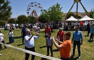 Menemen Farkındalık Spor ve Piknik Şenliği renkli...