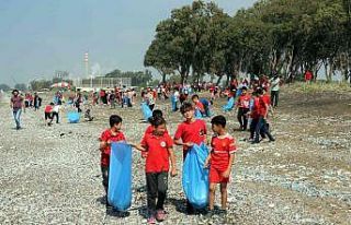 Mersin’de 300 öğrenci deniz kaplumbağaları için...