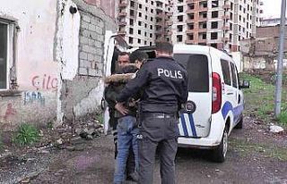 Metruk binadaki hırsızlık şüphelisi suçüstü...