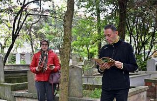 Mezarlıklarda hüzünlü bayram arifesi