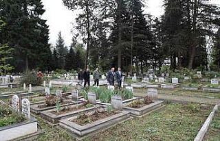 Mezarlıkta kuran ziyafeti