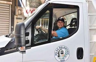 Milas Belediyesi’nin ilk kadın kamyon şoförü...