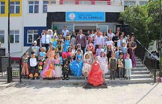 Miniklerden ‘geri dönüşüm’ defilesi