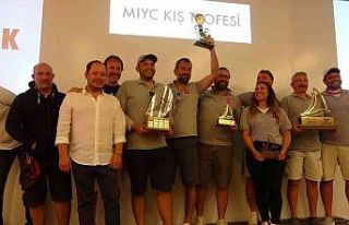 MIYC 13. Kış Trofesinin şampiyonları ödüllerini...