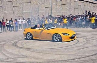 Modifiyeli araç tutkunları Menemen’de buluştu