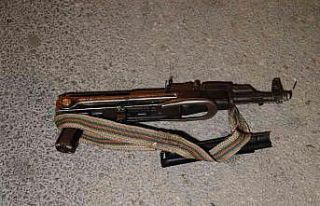 Motosiklet üzerinde ellerinde kalaşnikofla saldırıya...