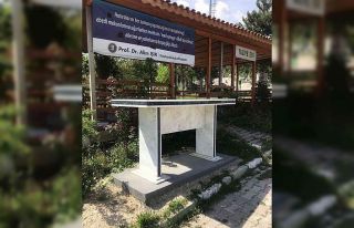 Musalla taşları yenilendi