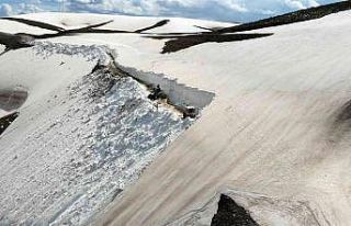 Muş’ta mayıs ayında 5 metrelik karla mücadele