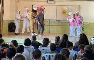 NEVÜ Tiyatro Kulübü “Ormanda” Adlı Tiyatro...