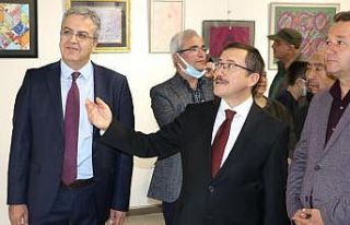Öğrenci ve akademisyenlerden ebru sergisi