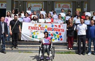 Öğrenciler, öğretmenleriyle birlikte engelsiz...