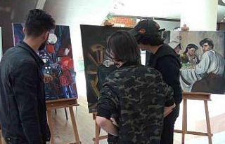 Öğrencilerin heykel ve tablolarına ilgi