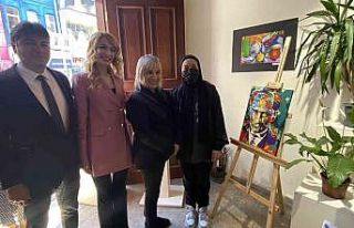 Öğrencilerin yağlı boya ile yaptıkları Atatürk...