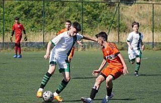 Okul sporları futbol yıldızlar kız ve erkek Türkiye...