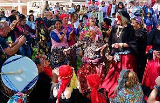 On binlerce kişinin katıldığı Kakava Hıdırellez...