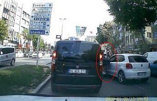 Önce çarptı sonra yoluna devam etti