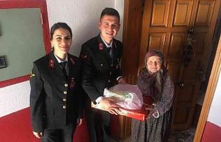 Osmaneli Kaymakamı Ünal vatandaşlarla bayramlaştı