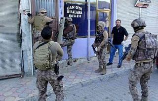 Osmaniye’de zehir tacirlerine ’şafak’ operasyonu