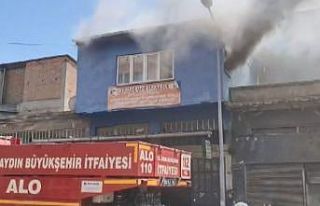 Oto elektrikçideki yangın söndürüldü