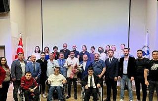 Özay Gönlüm bagi tınılarıyla PAÜ’de anıldı