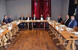 Özdemir, Doğu Türkistan davasının temsilcileri...