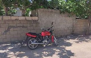 Park halindeki motosiklet çalındı
