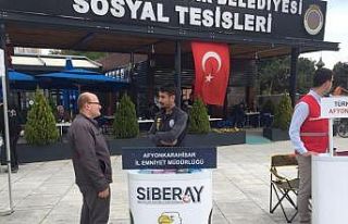 Polis açtığı stant ile vatandaşları bilgilendirdi
