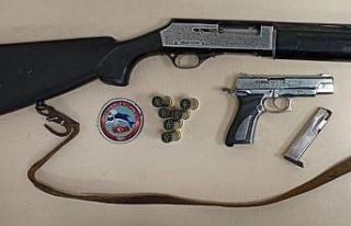 Polis ekiplerinden şok uygulama