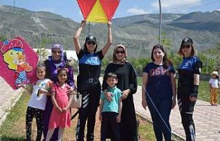 Polisler çocuklarla çocuk oldu