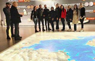 Prof. Dr. Adnan Tönel’den öğrencileri tarihin...