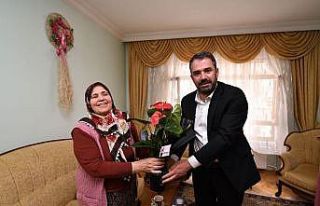 Pursaklar Belediye Başkanı Çetin şehit annelerini...