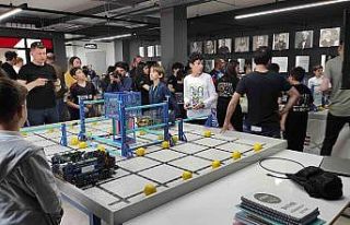 Robotlar Atakum’da yarıştı