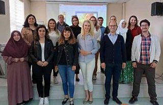 Sağlık çalışanlarına ‘Hasta Hakları ve İletişim’...