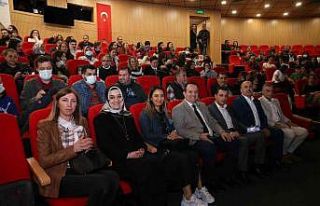 Sağlık çalışanlarına tiyatro morali