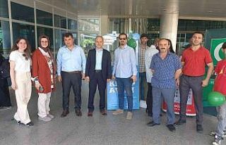 Sağlıkçılar farkındalık standı açtı