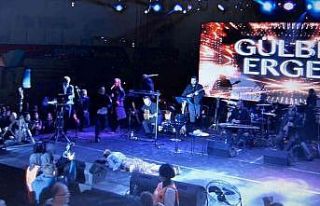 Sahnede fenalaşan Gülben Ergen: "Meslek hayatımda...