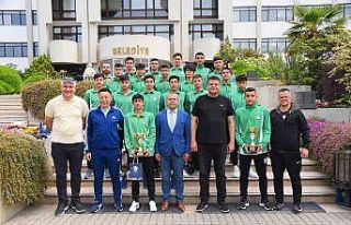 Salihli Belediyespor’da çifte şampiyonluk