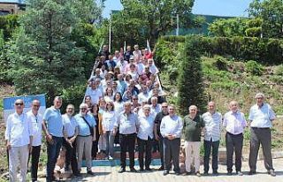 Salihli Lisesi’nin 1982 mezunları 40 yıl sonra...