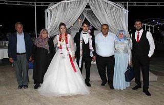 Salihli’de şehit kardeşi dünya evine girdi