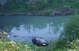 Samsun’da otomobil dere kenarına uçtu: 4 yaralı
