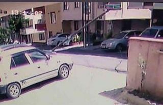 Sancaktepe’de tır elektrik direğini devirdi, anne...