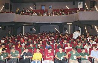 Şanlıurfa’da öğrencilerin sinema keyfi