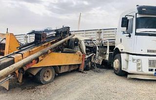 Şanlıurfa’da vinç tırla çarpıştı: 3 yaralı