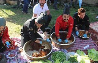 Şanlıurfa’nın yöresel lezzetleri davul zurna...
