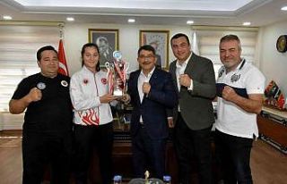 Şehzadeler’in şampiyonuna bir altın da Başkan...